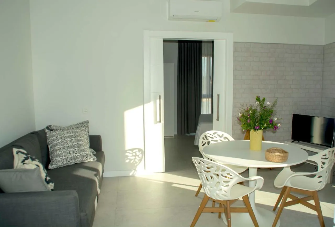 Apartamentos Madreselva Fernan Perez