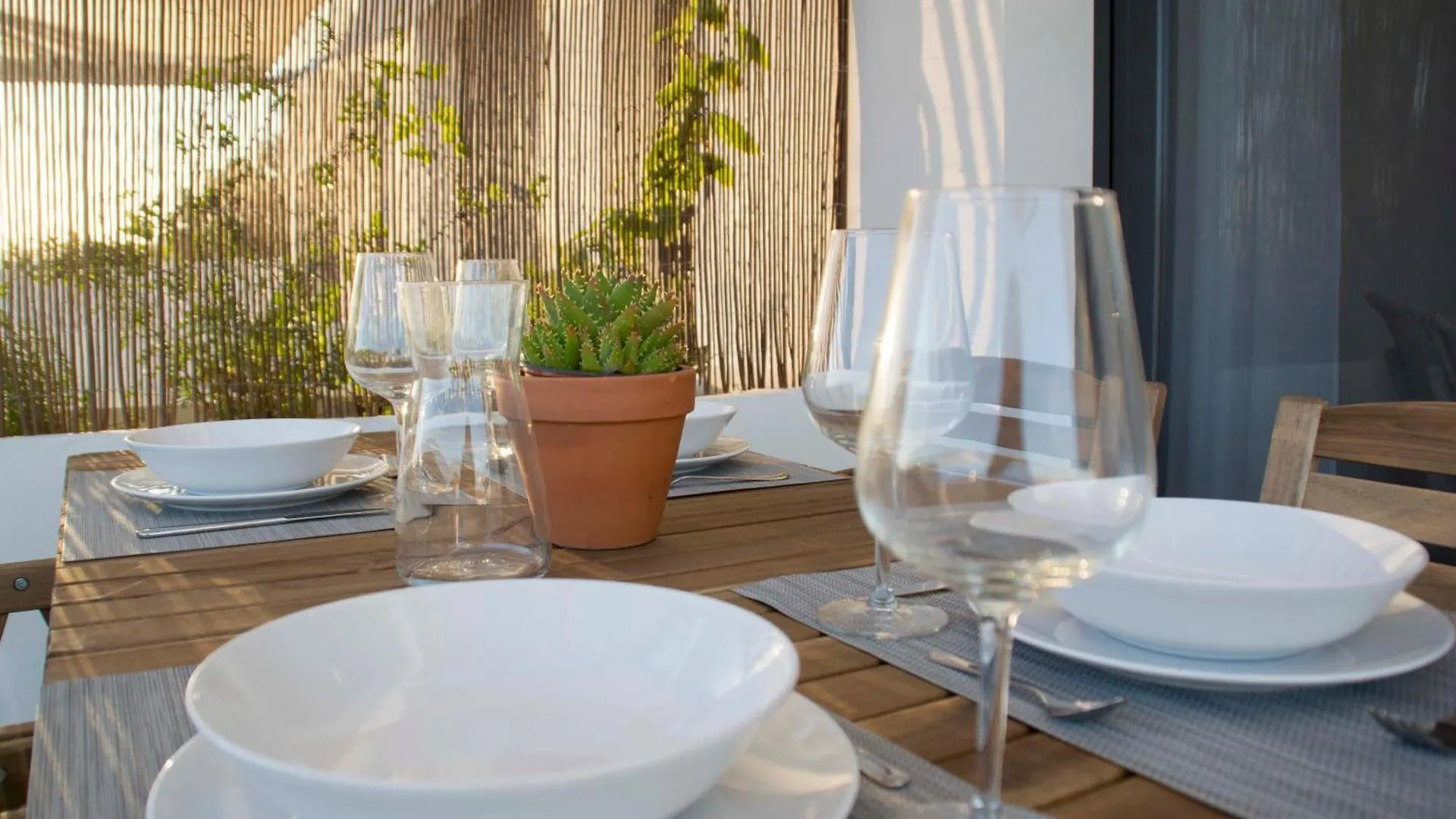 아파트 Apartamentos Madreselva Fernan Perez