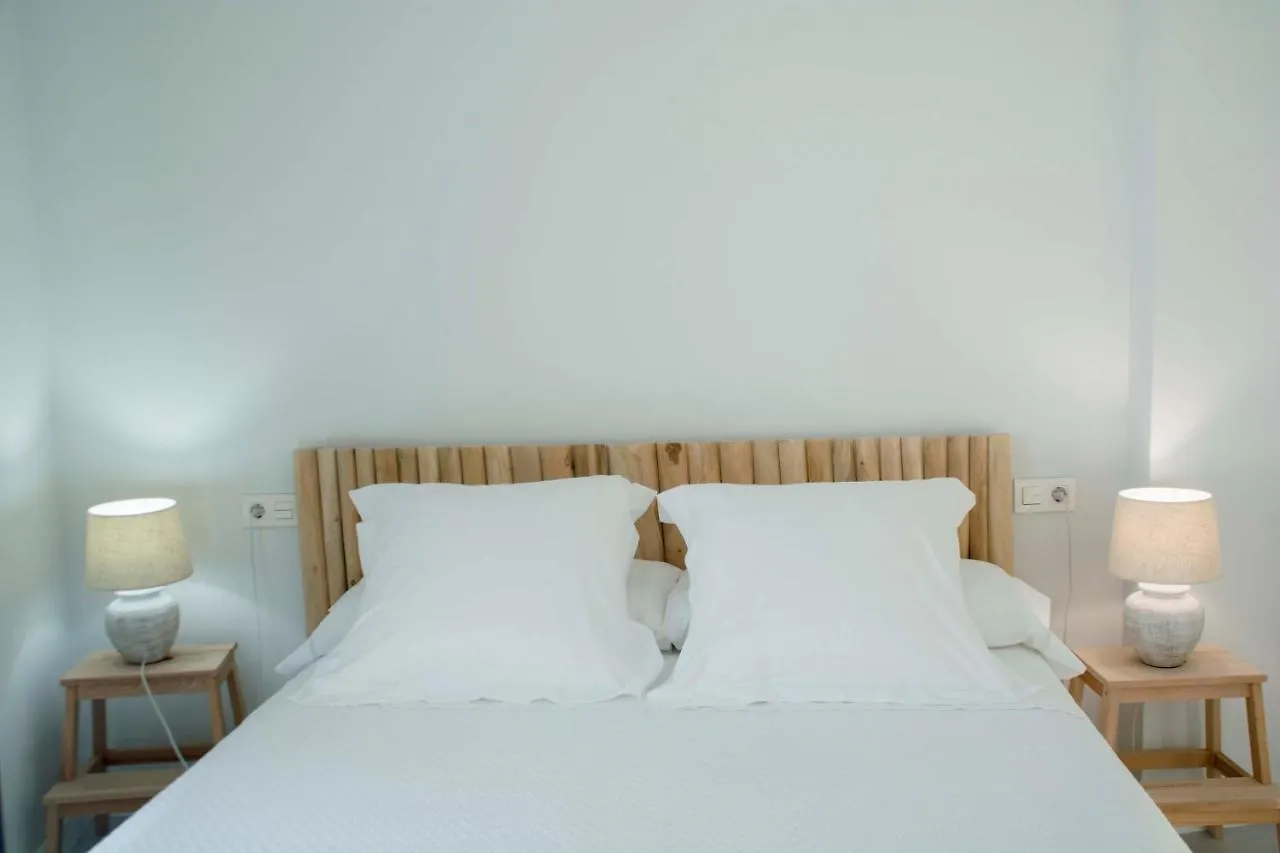 아파트 Apartamentos Madreselva Fernan Perez