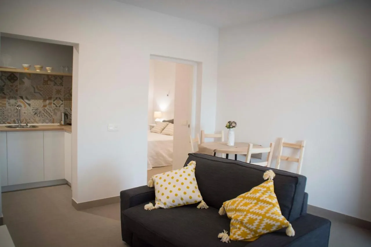 Apartamentos Madreselva Fernan Perez 스페인