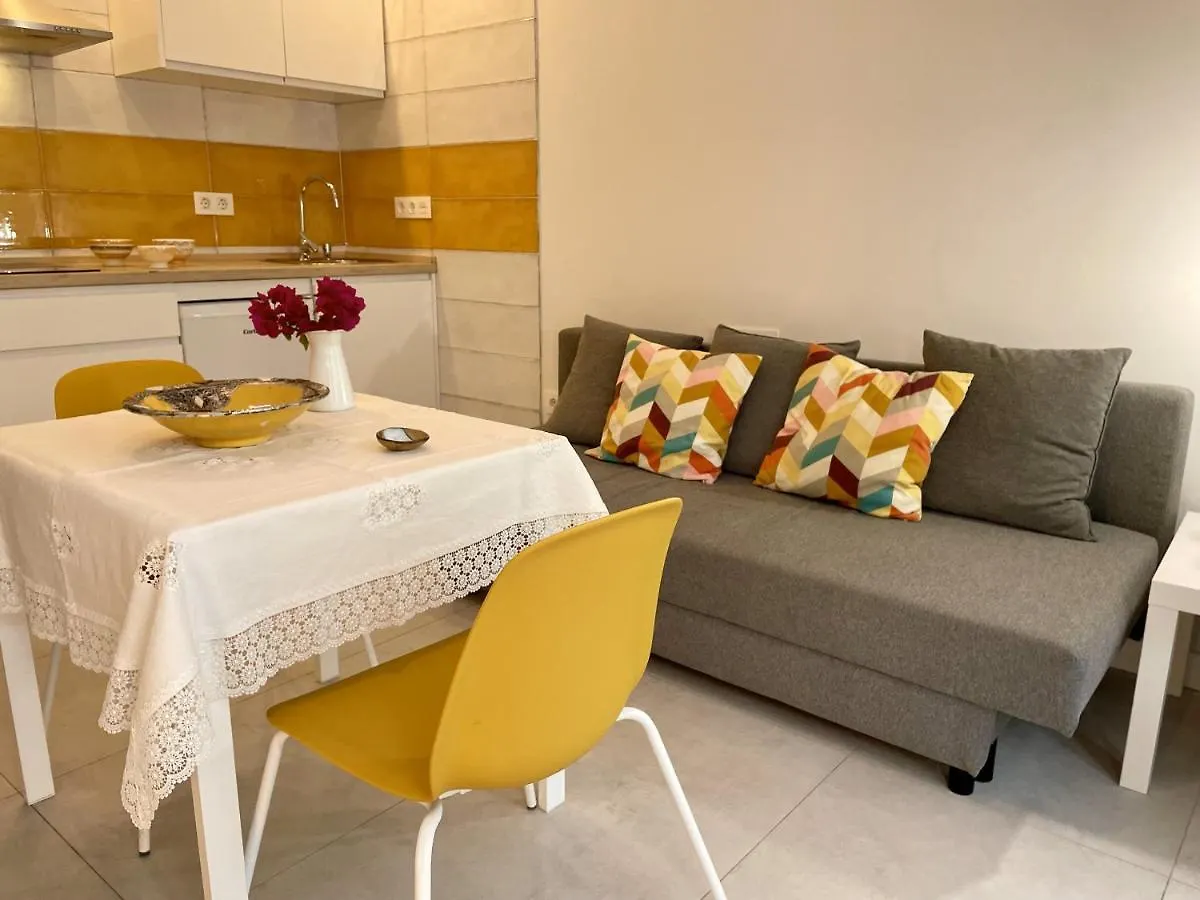 Apartamentos Madreselva Fernan Perez 스페인