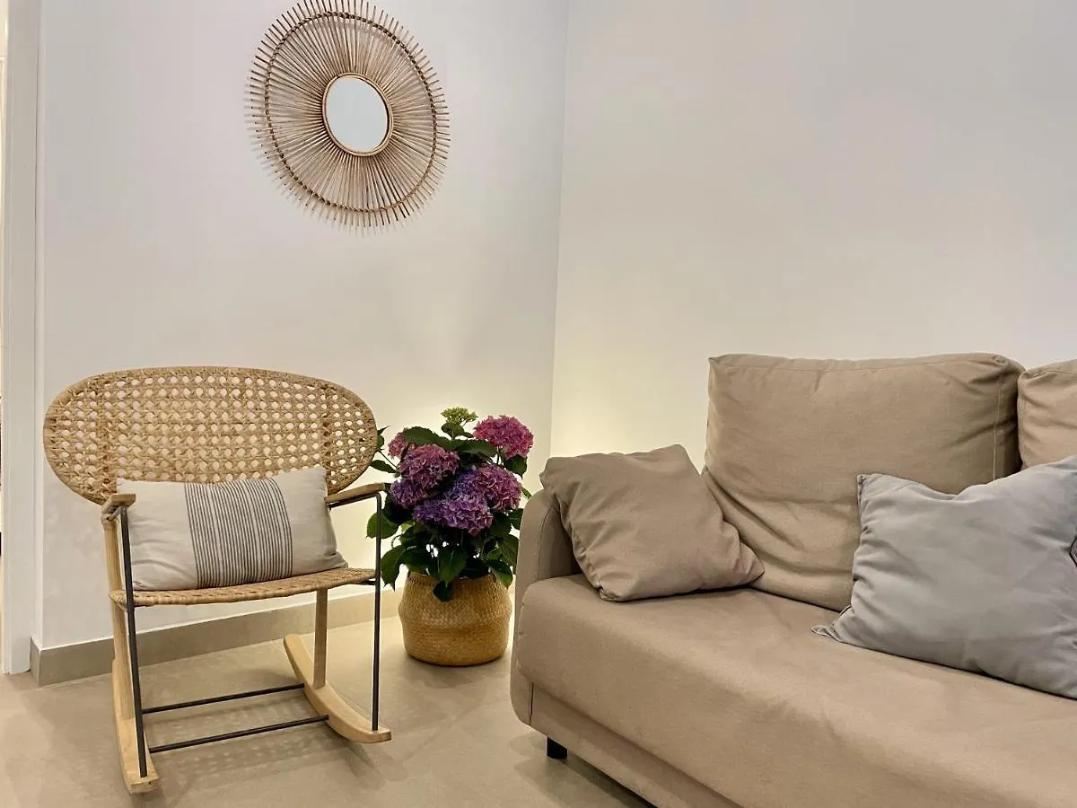 Apartamentos Madreselva Fernan Perez 아파트