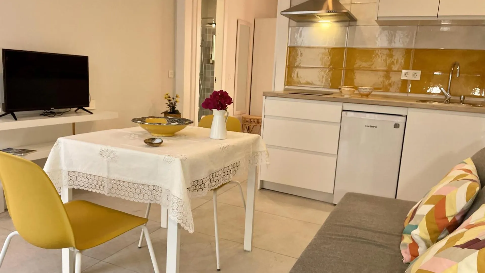 Apartamentos Madreselva Fernan Perez 0*,  스페인