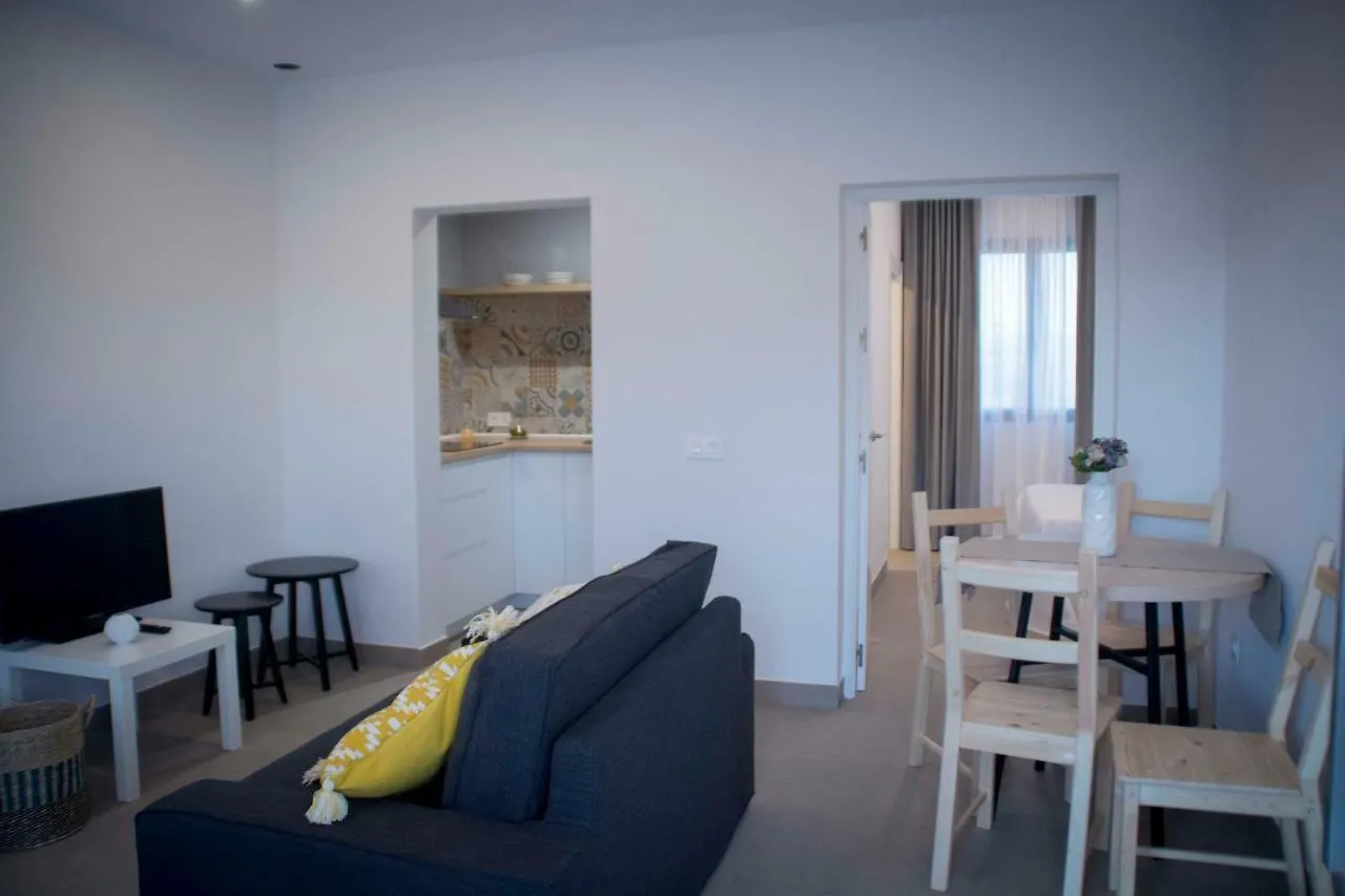 Apartamentos Madreselva Fernan Perez 0*,